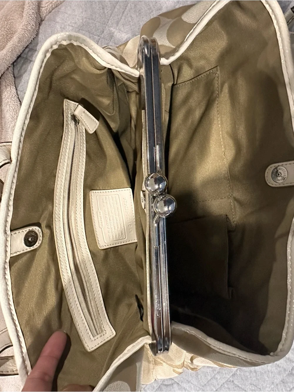 Coach tote signature